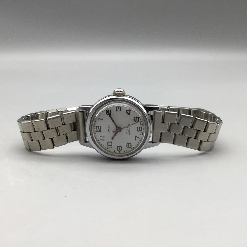 Vintage Timex Electric 1979 Womens Watch 22mm White Dial Silver Tone New Battery